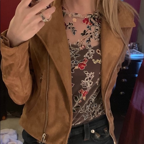 Lulus Suede With Love Tan Suede Moto Jacket. No rages, inside tag is cut - Picture 3 of 9